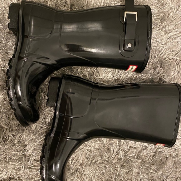 Hunter Short Gloss Rain Boot - Never Worn - Picture 2 of 7